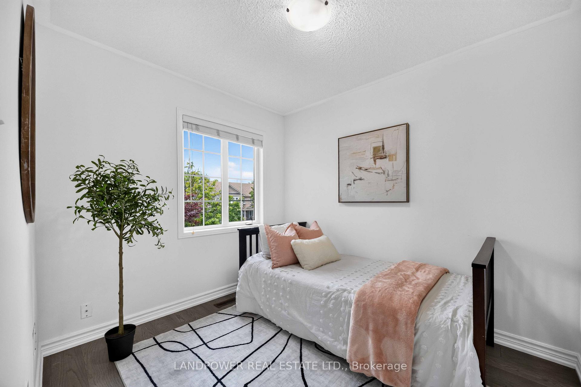Photo 31 of 126 Rideau Drive, Richmond Hill, Langstaff — HOMEH