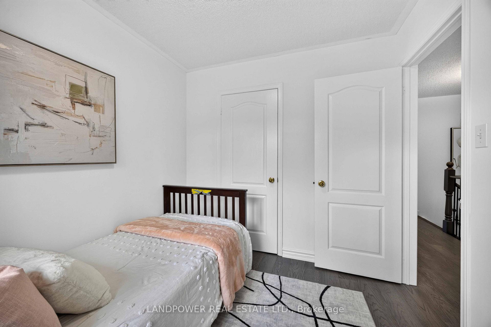 Photo 33 of 126 Rideau Drive, Richmond Hill, Langstaff — HOMEH