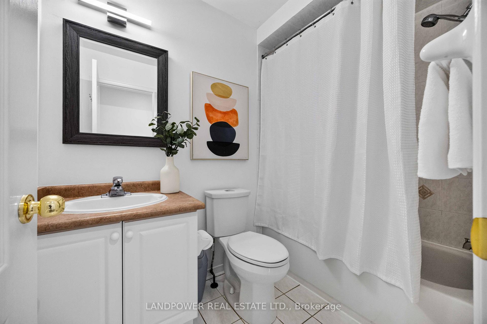 Photo 34 of 126 Rideau Drive, Richmond Hill, Langstaff — HOMEH