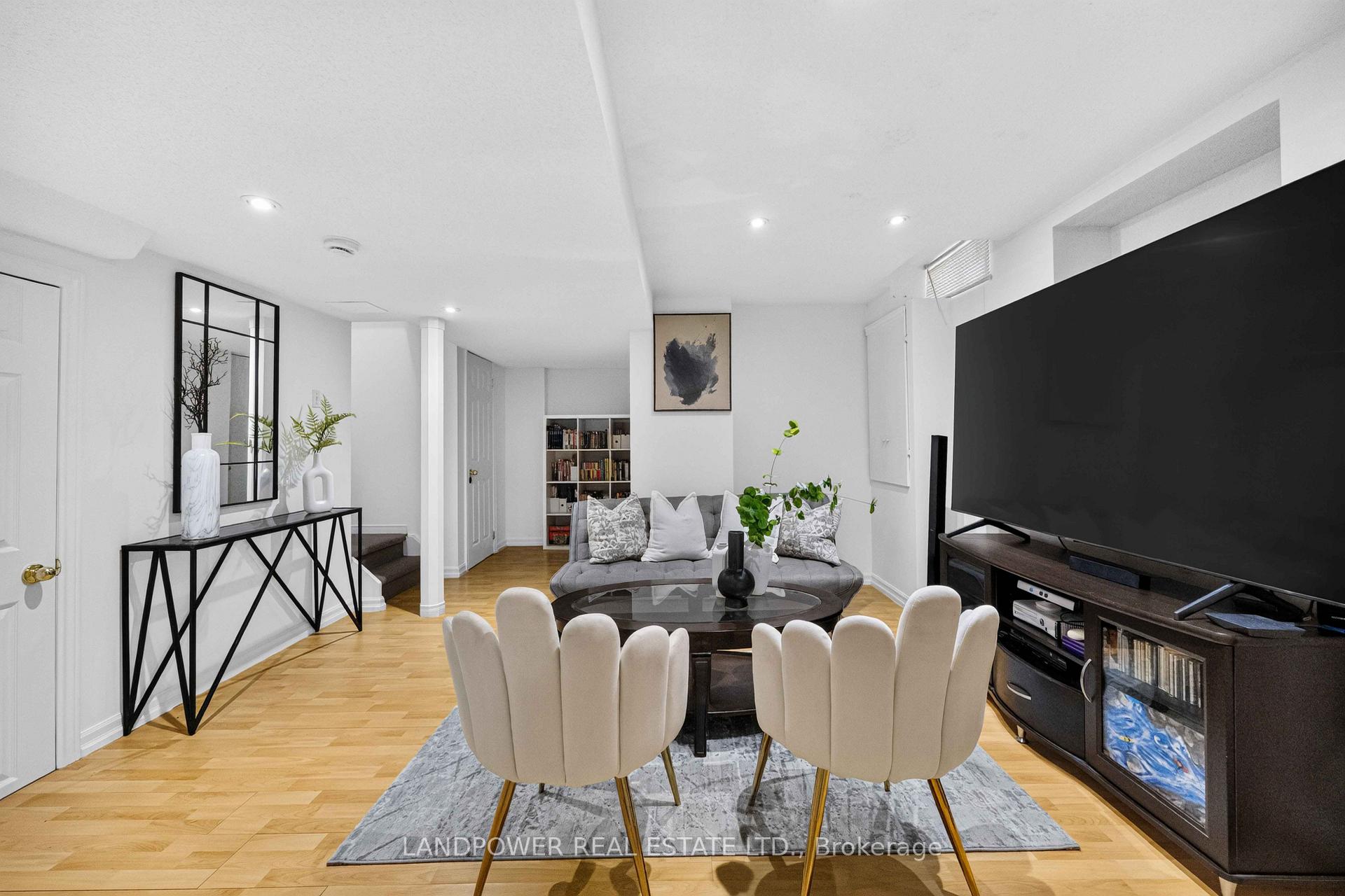 Photo 39 of 126 Rideau Drive, Richmond Hill, Langstaff — HOMEH