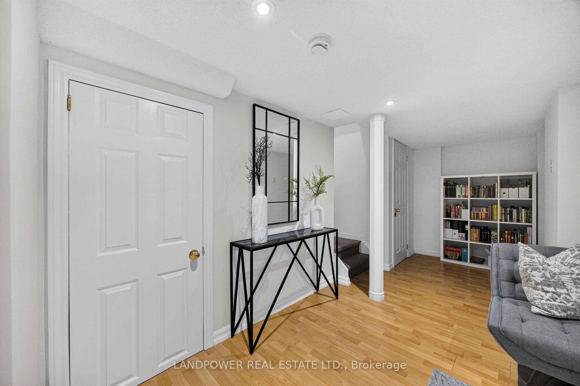 Photo 41 of 126 Rideau Drive, Richmond Hill, Langstaff — HOMEH