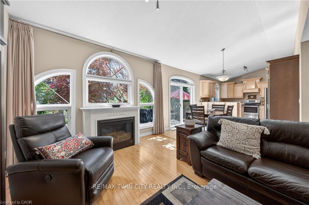 Photo 14 of 211 McNichol Drive, Cambridge, Little's Corners — HOMEH