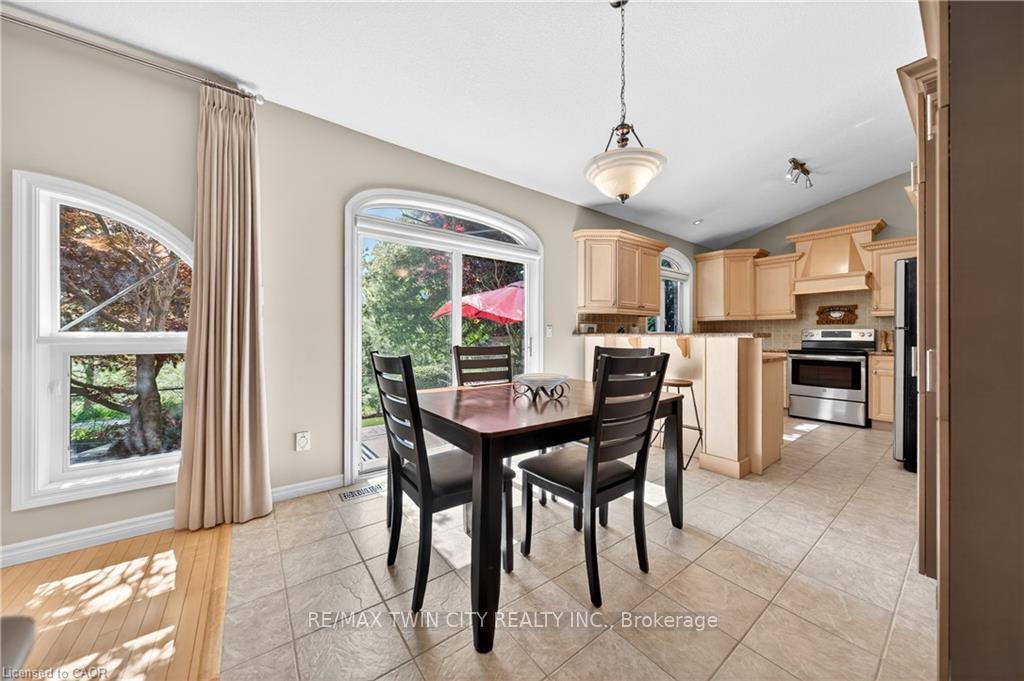Photo 18 of 211 McNichol Drive, Cambridge, Little's Corners — HOMEH