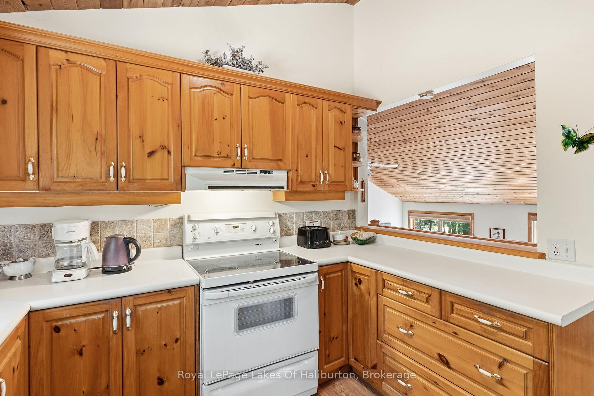 Photo 14 of 1349 Trellis Trail, Minden Hills, Anson — HOMEH