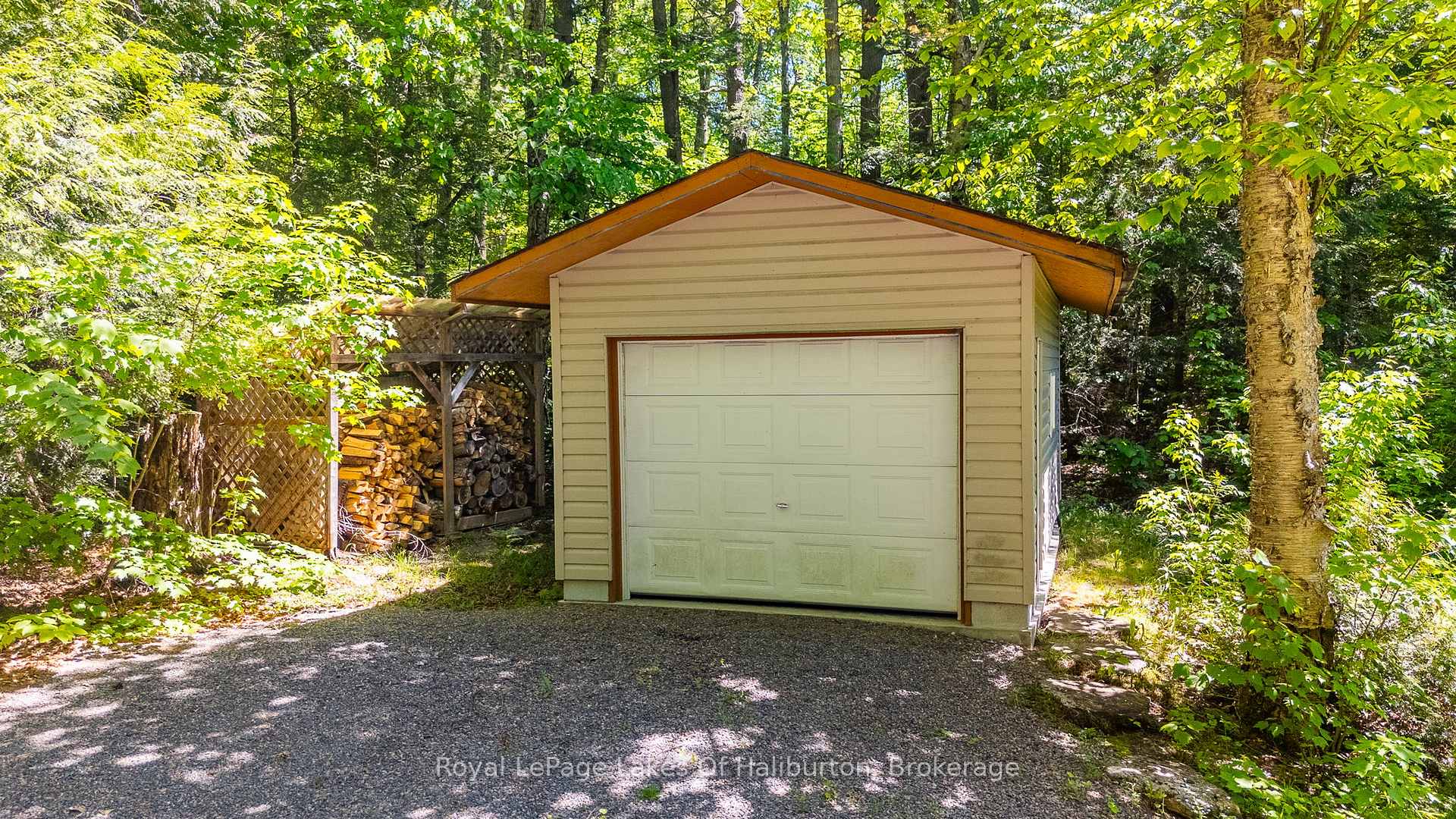 Photo 37 of 1349 Trellis Trail, Minden Hills, Anson — HOMEH