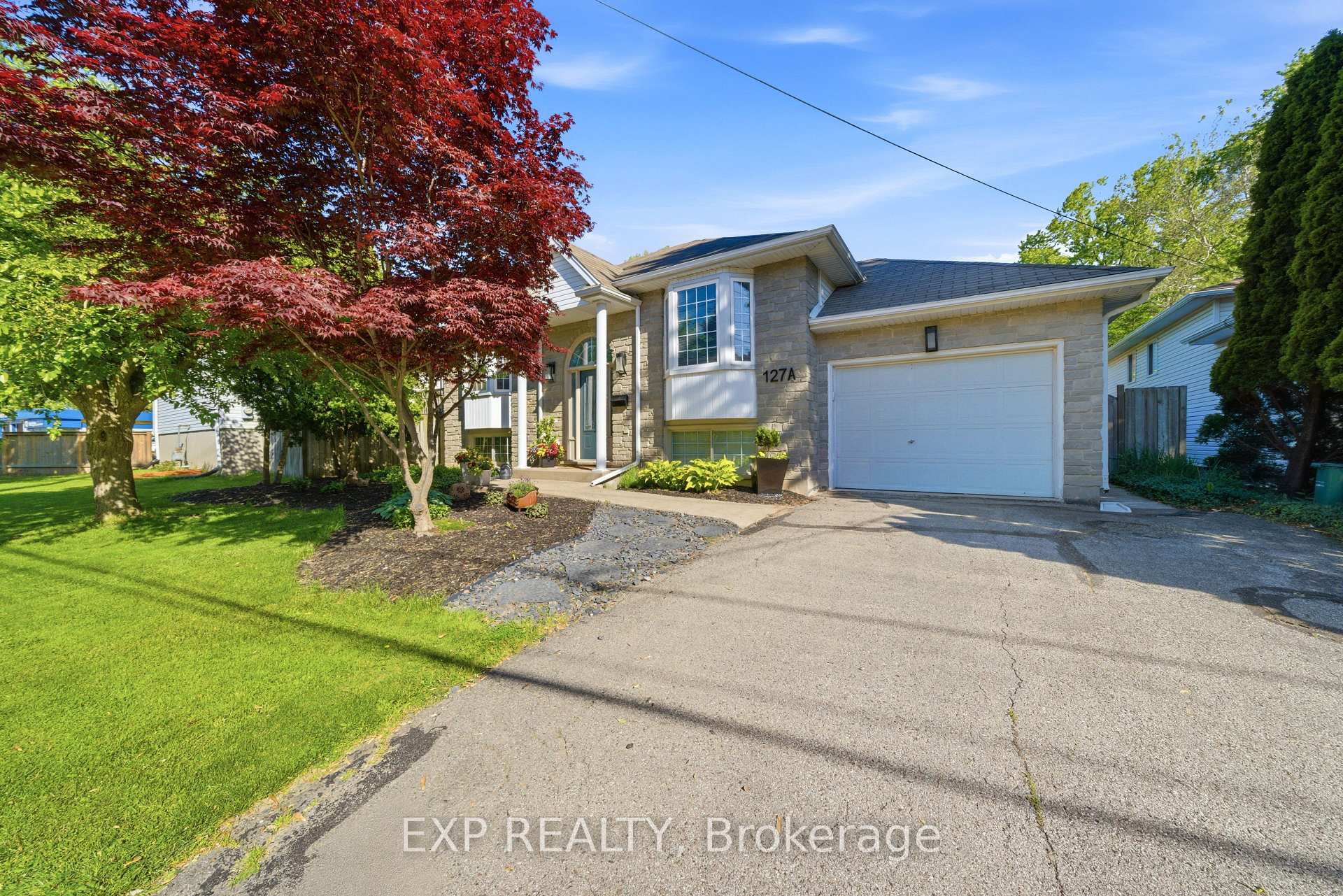 Photo 3 of 127A Lakeshore Road, St. Catharines, Lakeshore — HOMEH