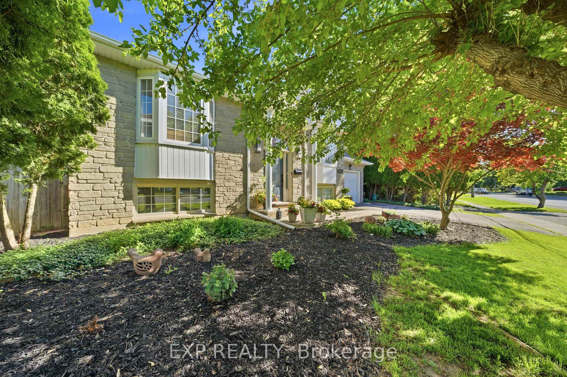 Photo 4 of 127A Lakeshore Road, St. Catharines, Lakeshore — HOMEH