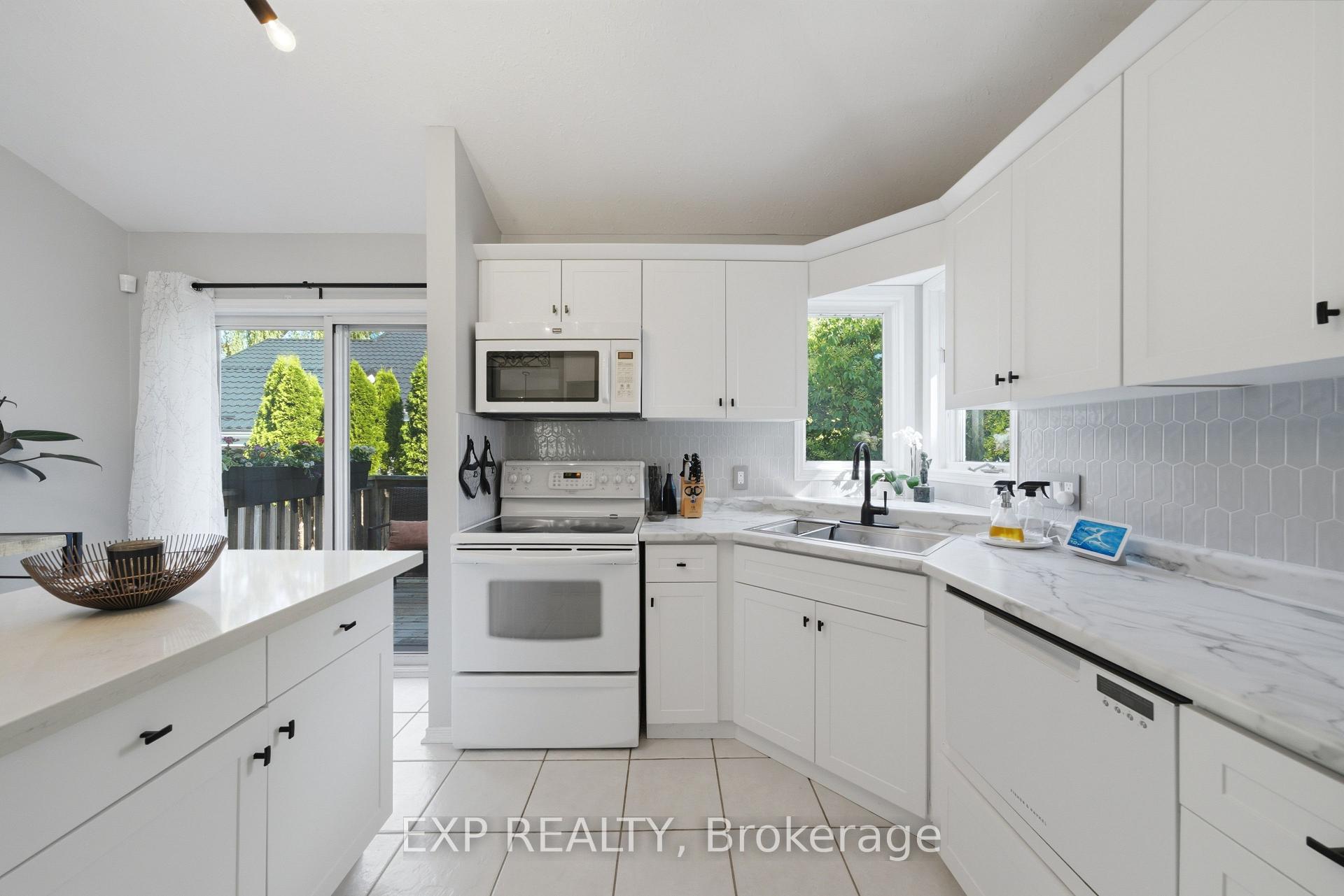 Photo 8 of 127A Lakeshore Road, St. Catharines, Lakeshore — HOMEH