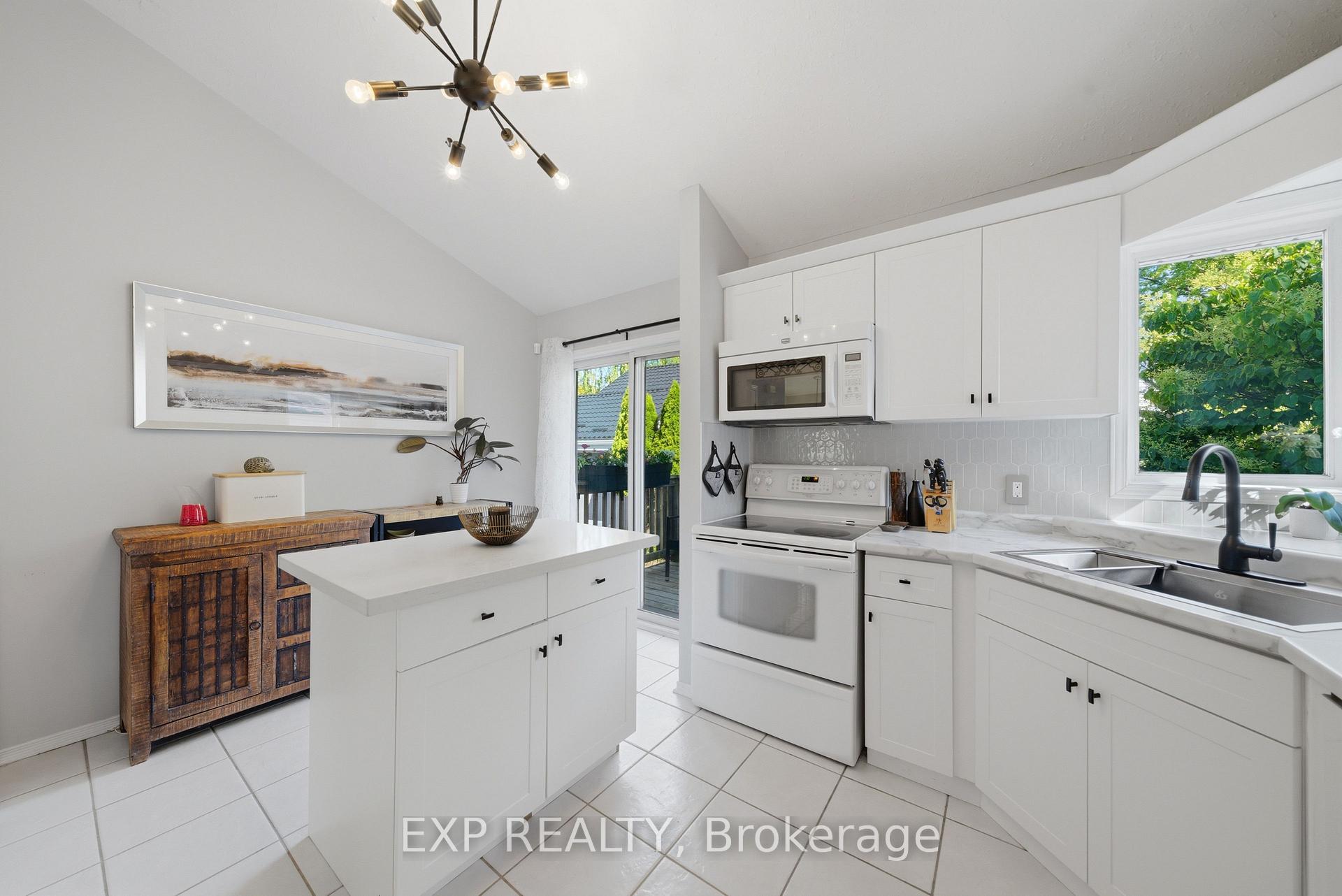 Photo 9 of 127A Lakeshore Road, St. Catharines, Lakeshore — HOMEH