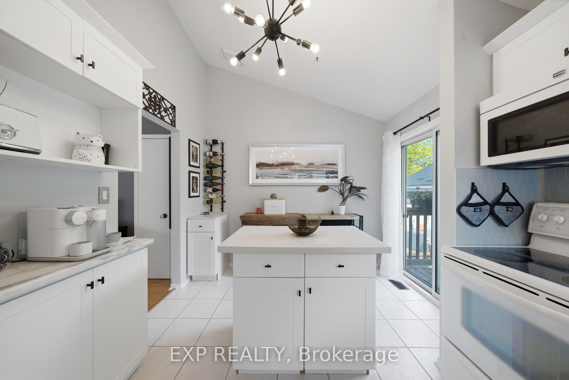 Photo 10 of 127A Lakeshore Road, St. Catharines, Lakeshore — HOMEH