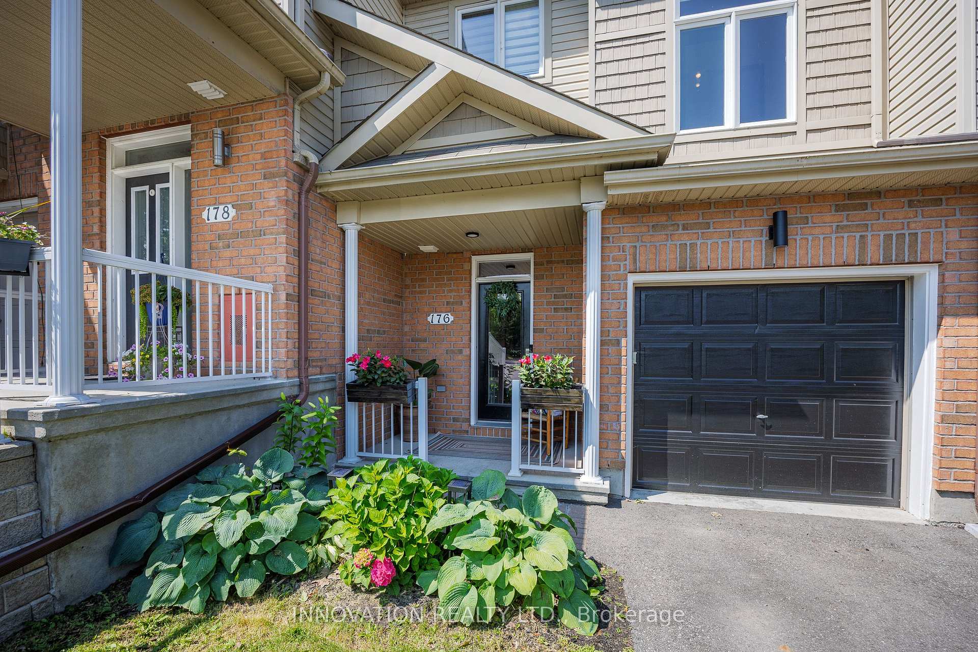 Photo 2 of 176 Parkrose Private, Ottawa, Chatelaine Village — HOMEH