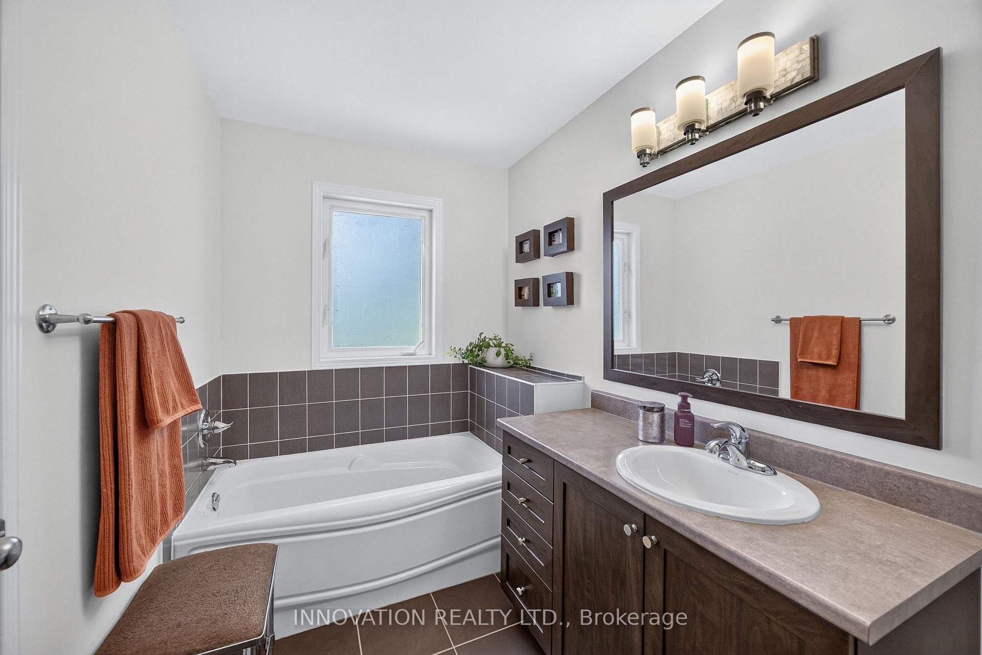 Photo 29 of 176 Parkrose Private, Ottawa, Chatelaine Village — HOMEH