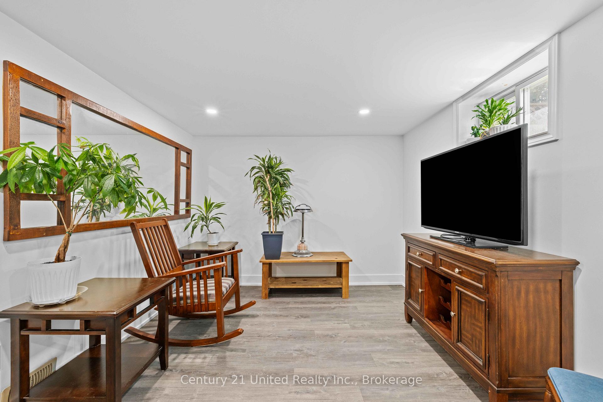 Photo 21 of 525 Howden Street, Peterborough, Otonabee Ward 1 — HOMEH