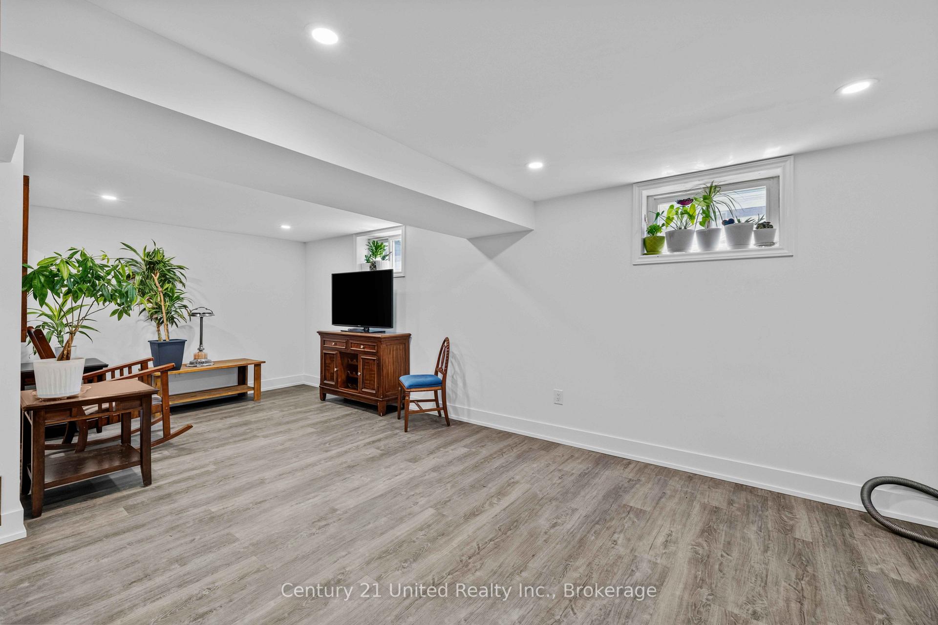 Photo 22 of 525 Howden Street, Peterborough, Otonabee Ward 1 — HOMEH