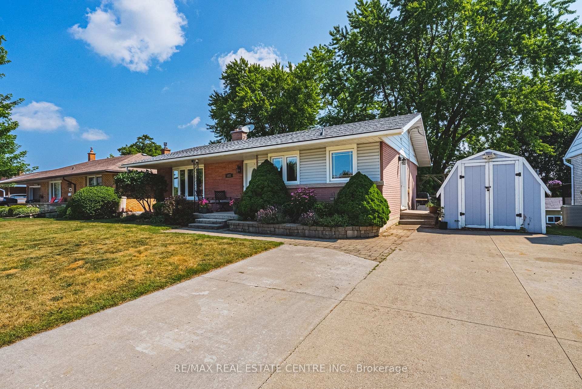 Photo 2 of 1821 Biscayne Drive, Cambridge, Galt City Centre — HOMEH