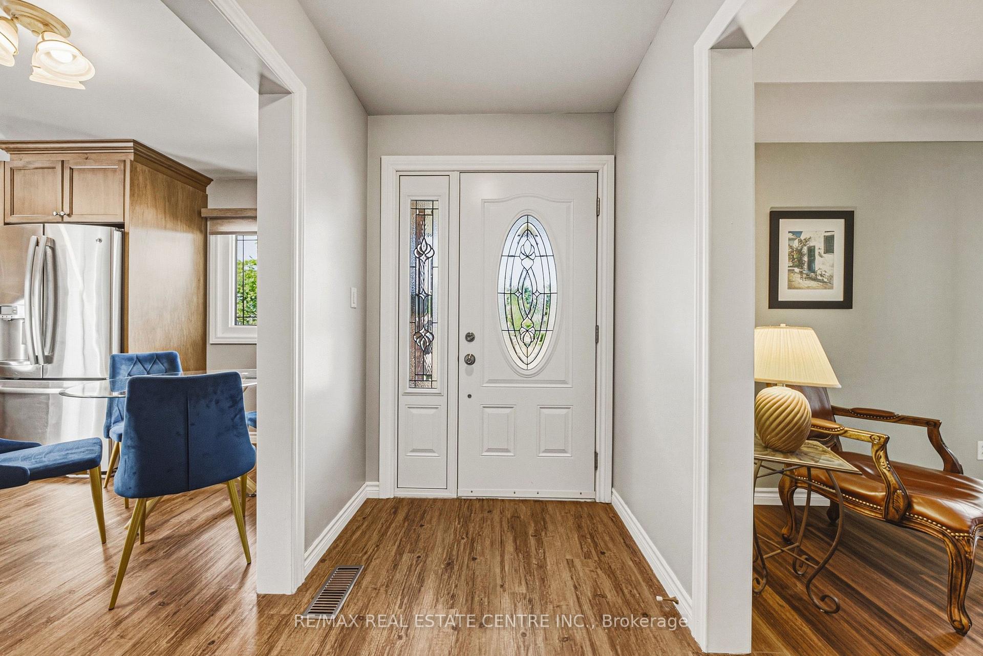 Photo 5 of 1821 Biscayne Drive, Cambridge, Galt City Centre — HOMEH