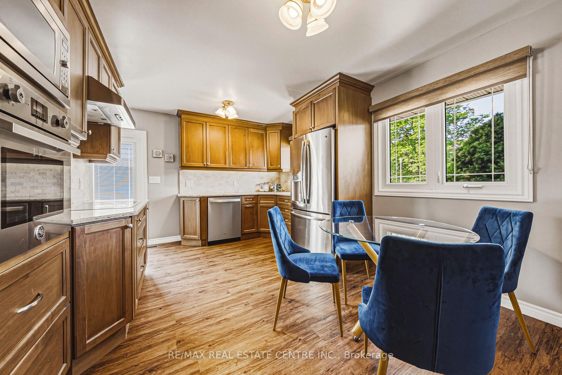 Photo 8 of 1821 Biscayne Drive, Cambridge, Galt City Centre — HOMEH