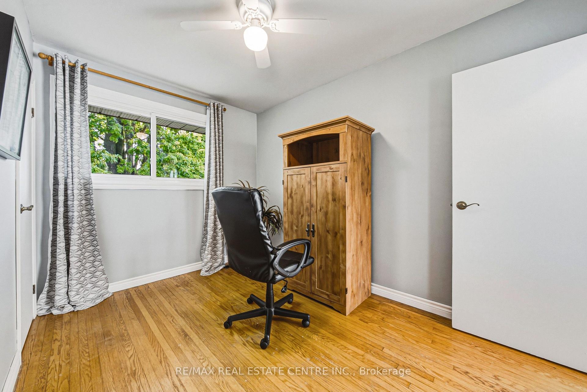 Photo 12 of 1821 Biscayne Drive, Cambridge, Galt City Centre — HOMEH