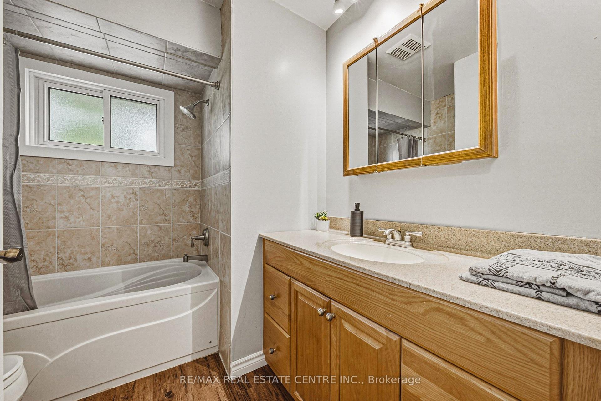 Photo 13 of 1821 Biscayne Drive, Cambridge, Galt City Centre — HOMEH