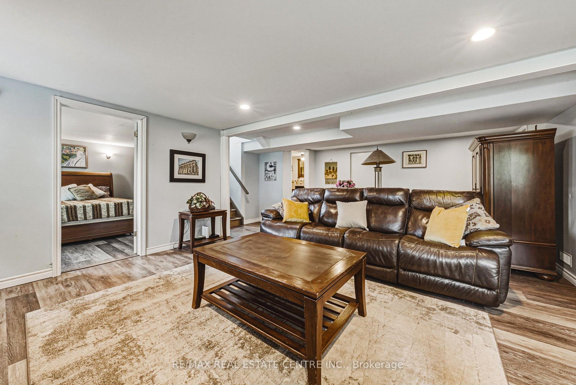 Photo 20 of 1821 Biscayne Drive, Cambridge, Galt City Centre — HOMEH