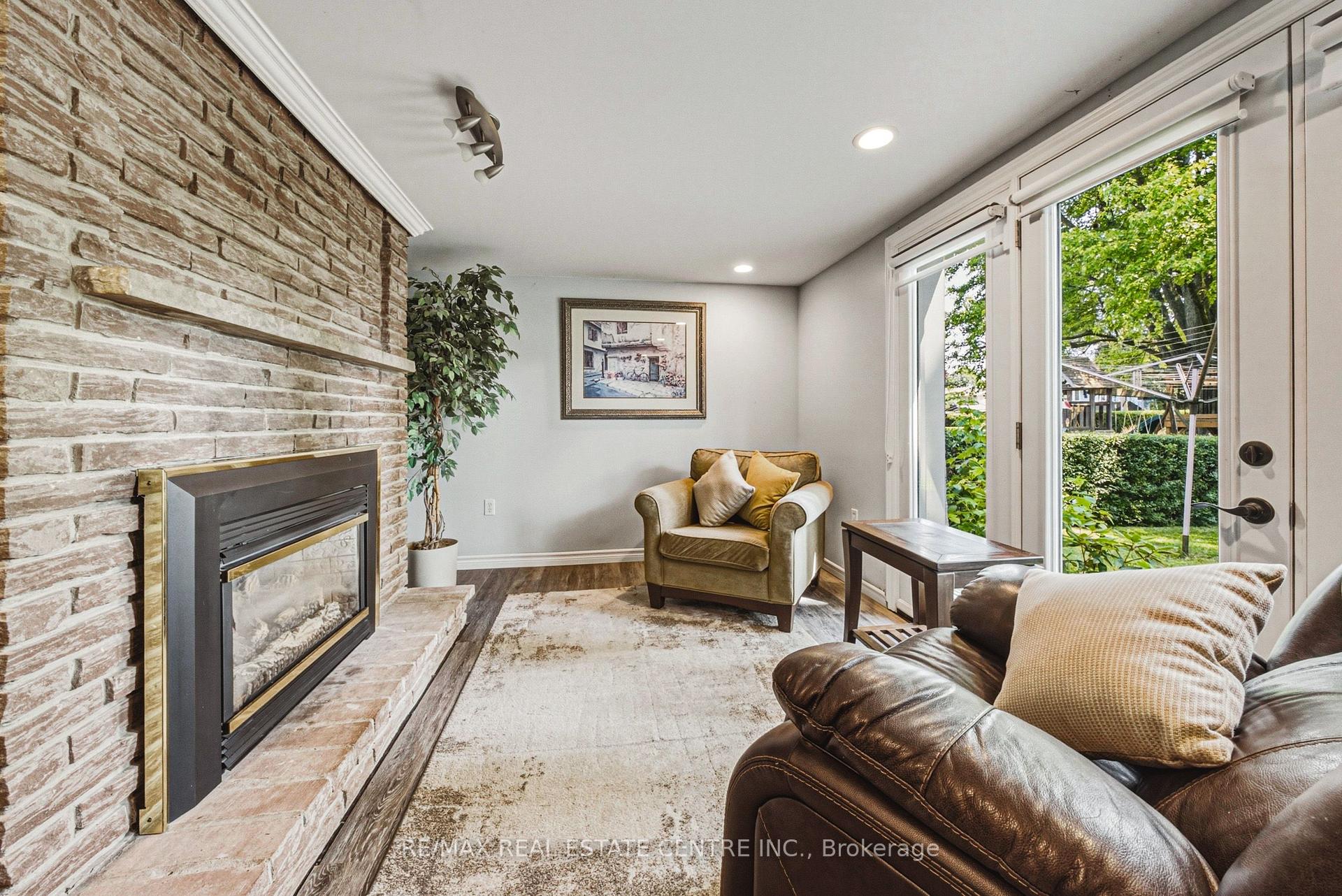 Photo 21 of 1821 Biscayne Drive, Cambridge, Galt City Centre — HOMEH