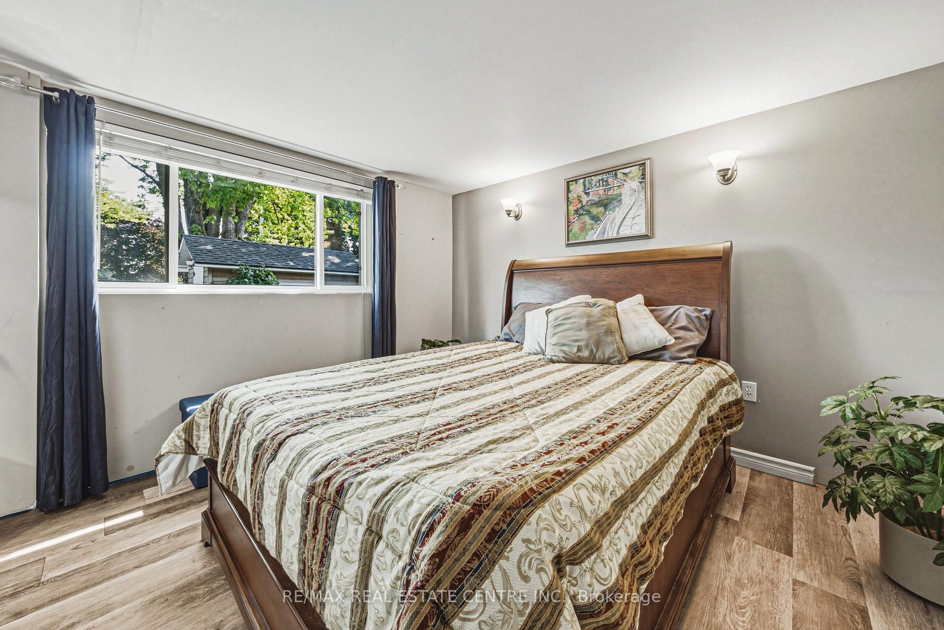 Photo 25 of 1821 Biscayne Drive, Cambridge, Galt City Centre — HOMEH
