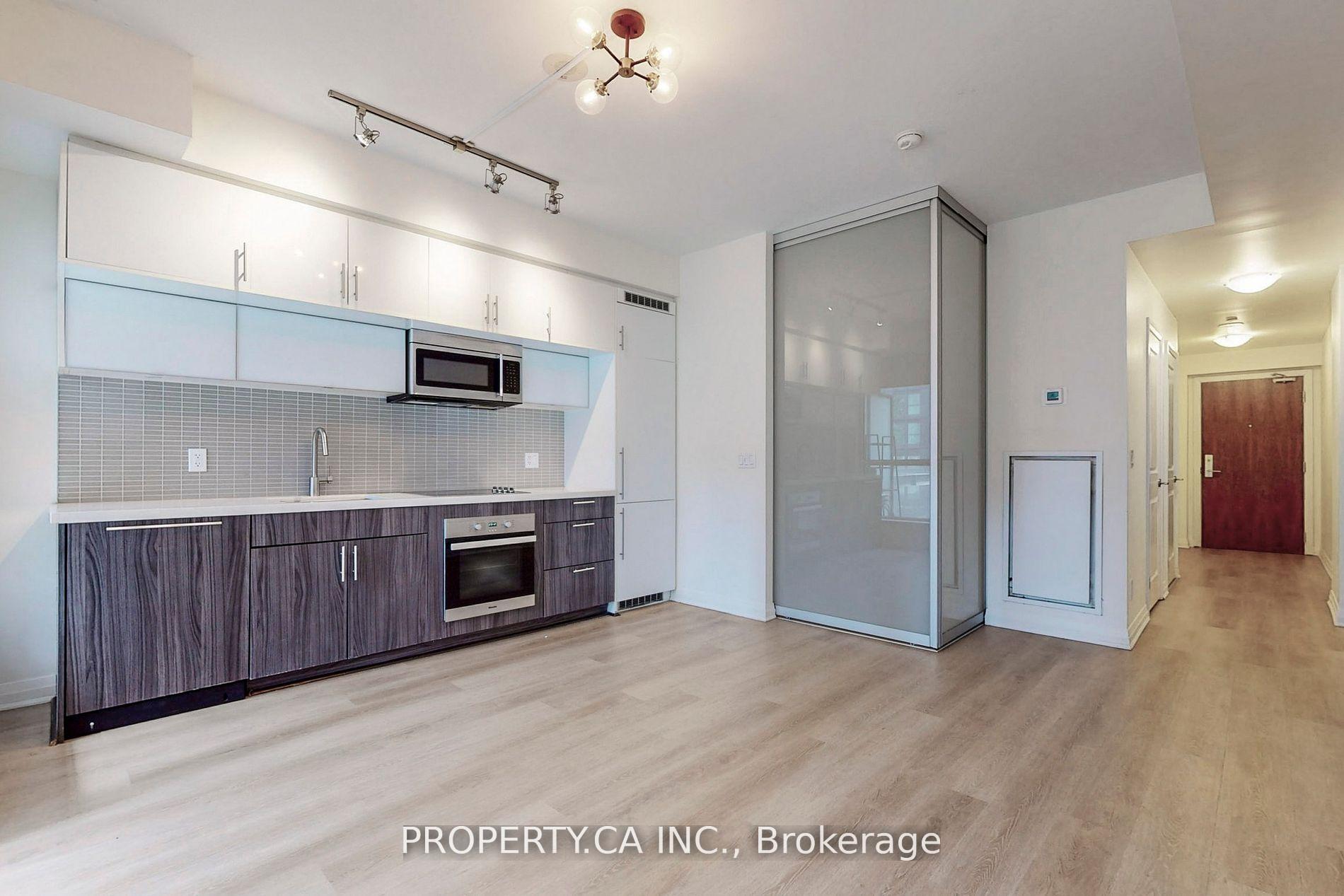 Photo 4 of Unit 710, 8 Mercer Street, Toronto, Waterfront Communities — HOMEH