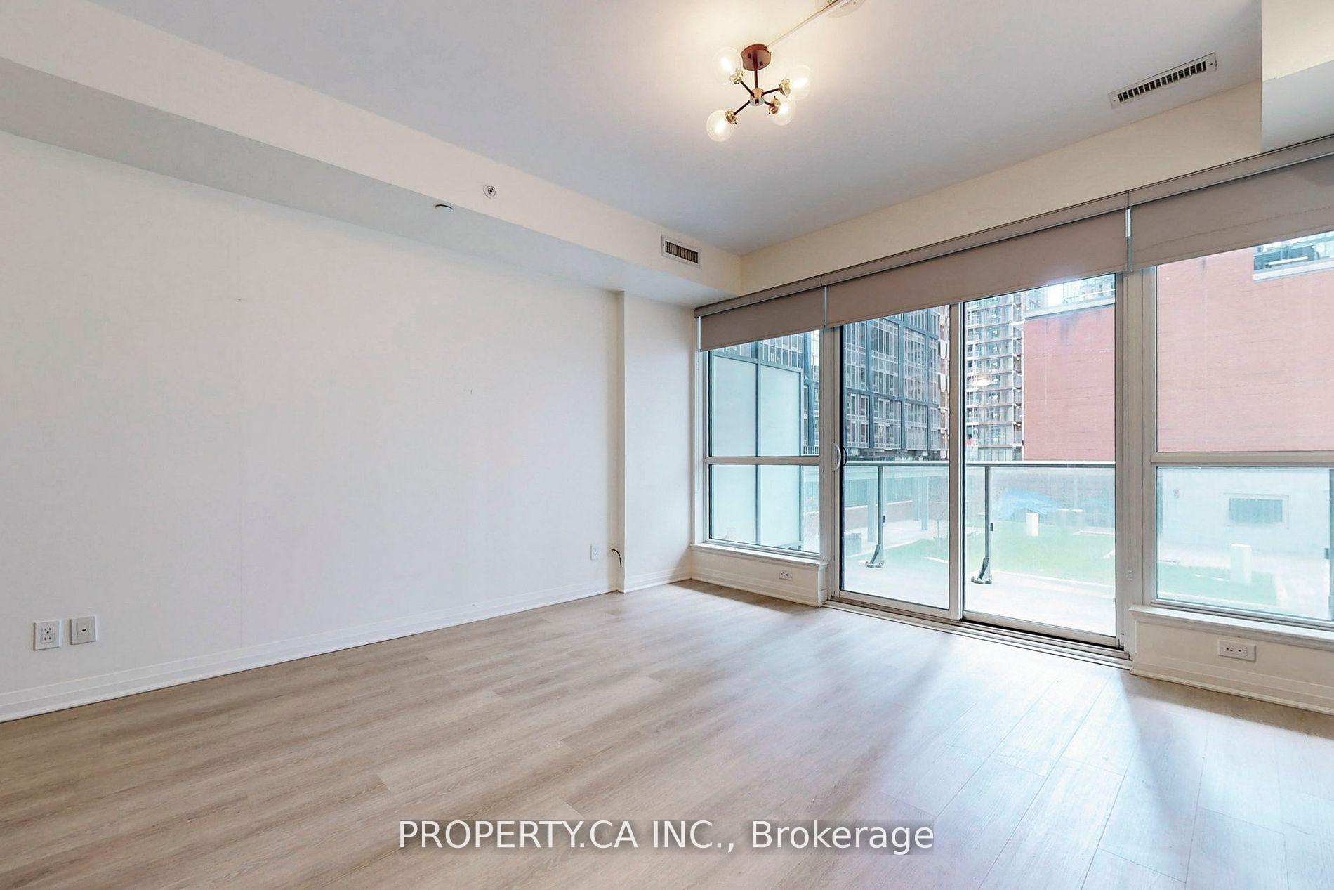 Photo 6 of Unit 710, 8 Mercer Street, Toronto, Waterfront Communities — HOMEH