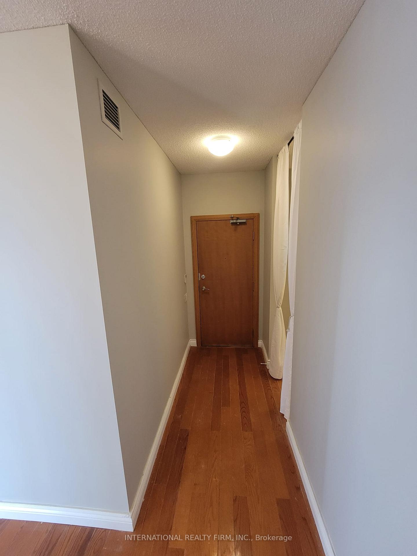 Photo 3 of Unit 3202, 33 Sheppard Avenue E, North York, Willowdale East — HOMEH