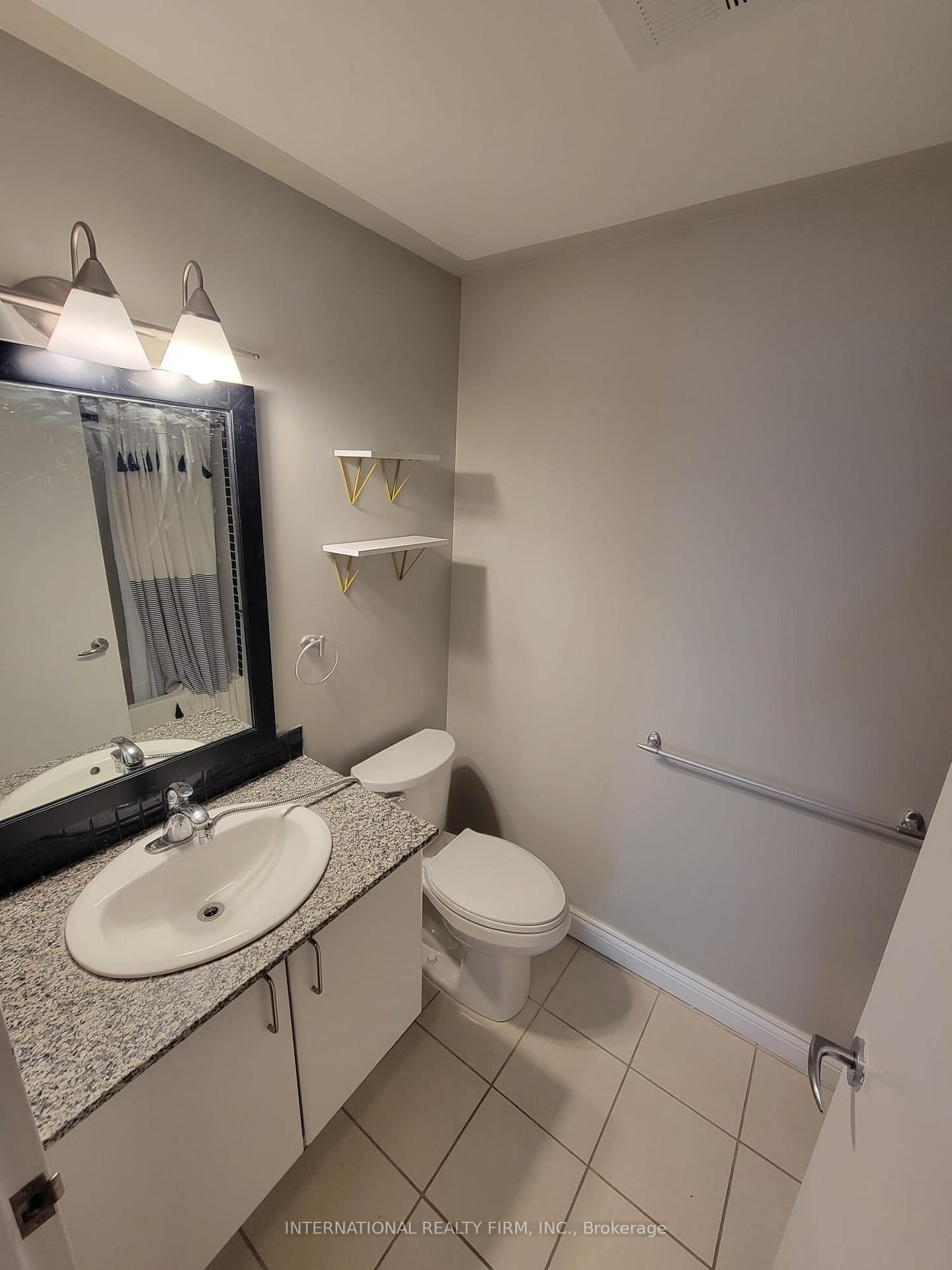 Photo 4 of Unit 3202, 33 Sheppard Avenue E, North York, Willowdale East — HOMEH