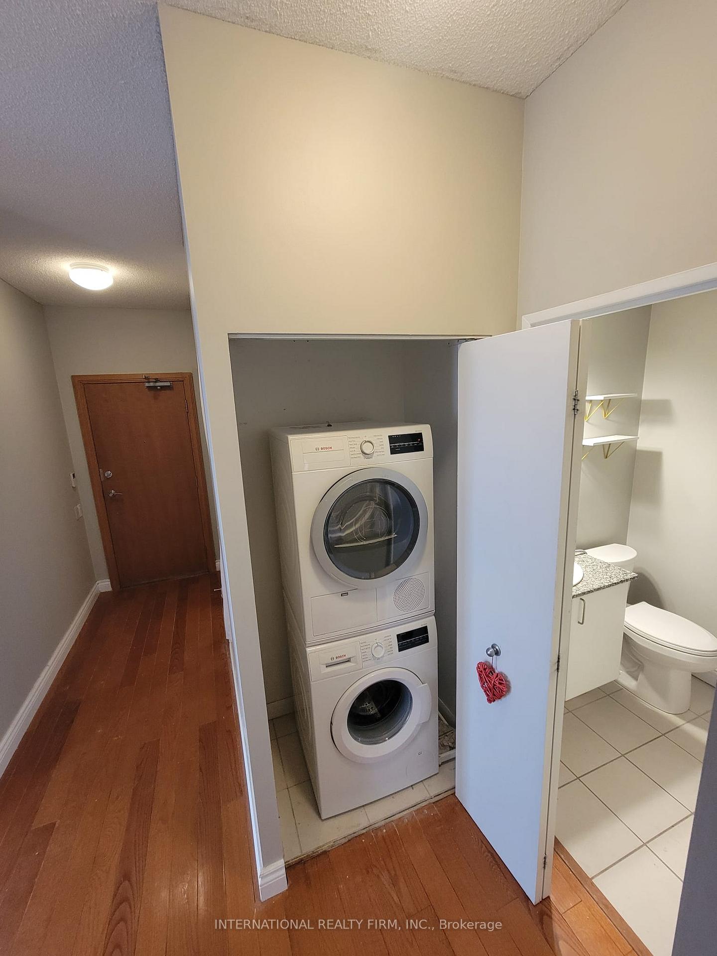 Photo 6 of Unit 3202, 33 Sheppard Avenue E, North York, Willowdale East — HOMEH