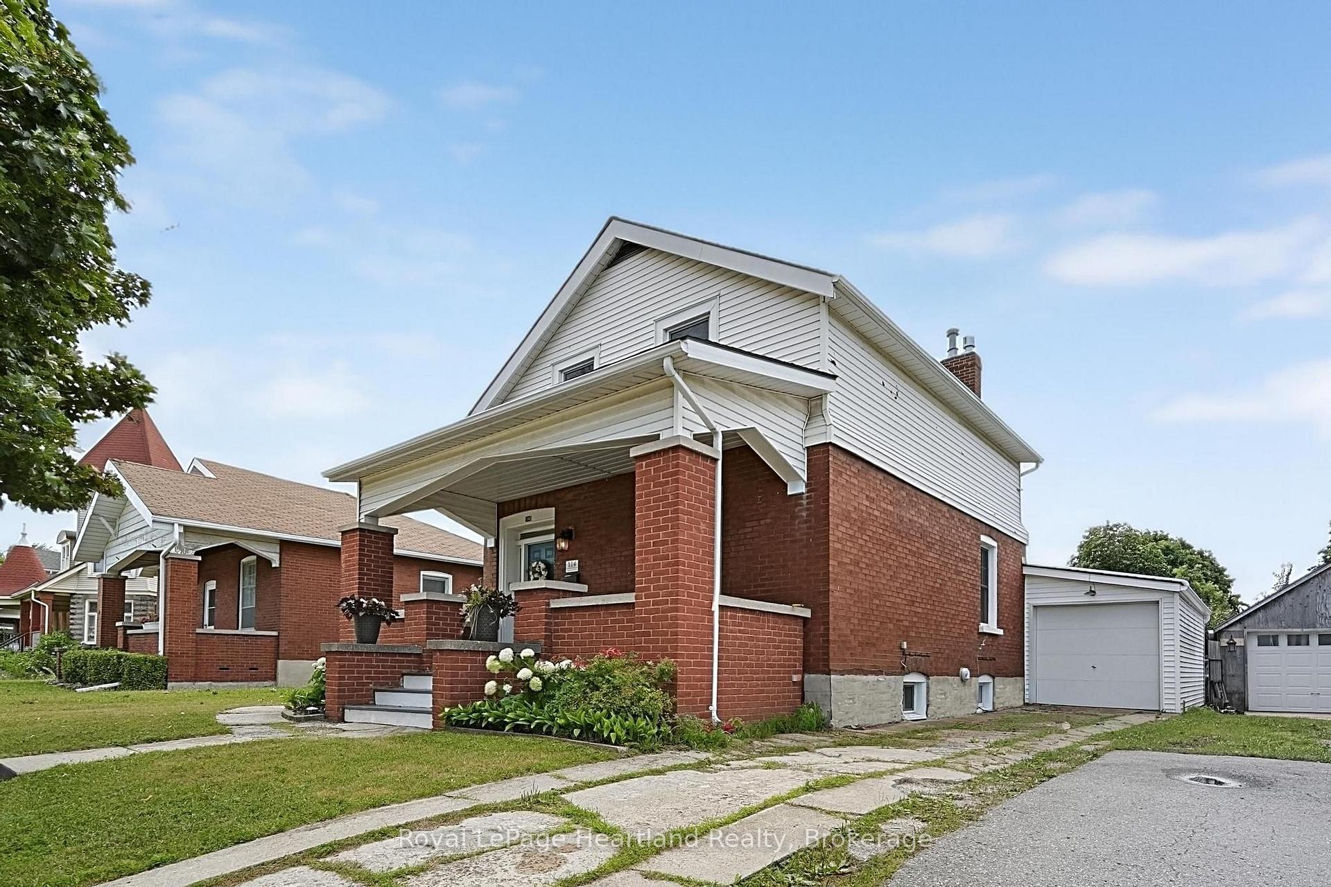 Photo 2 of 114 Elgin Avenue E, Goderich, Goderich (Town) — HOMEH