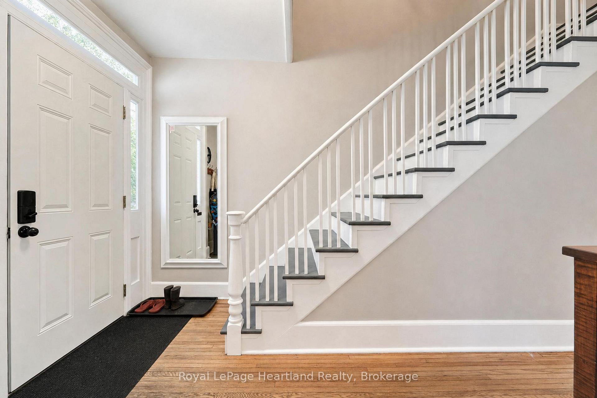 Photo 7 of 114 Elgin Avenue E, Goderich, Goderich (Town) — HOMEH