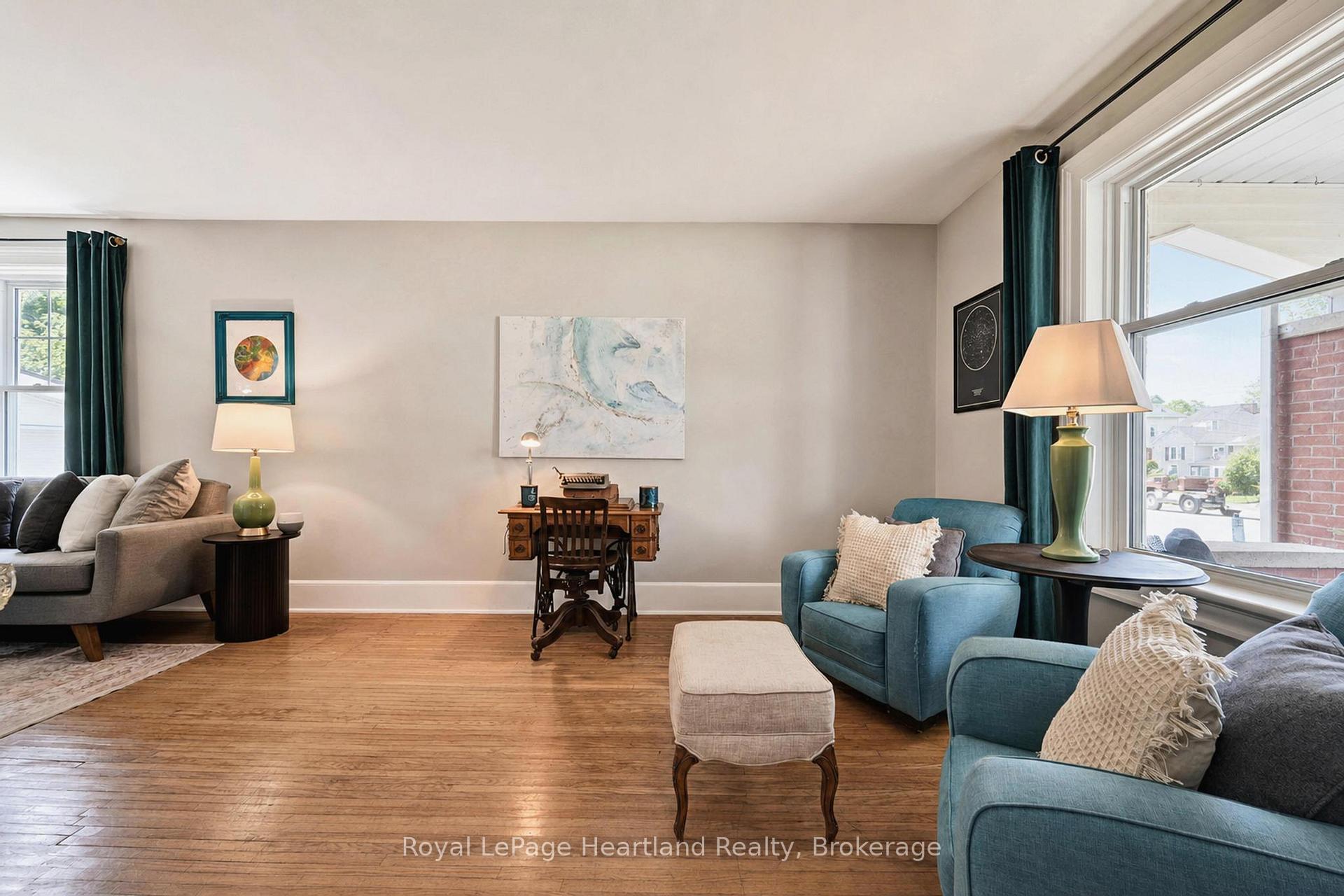 Photo 8 of 114 Elgin Avenue E, Goderich, Goderich (Town) — HOMEH
