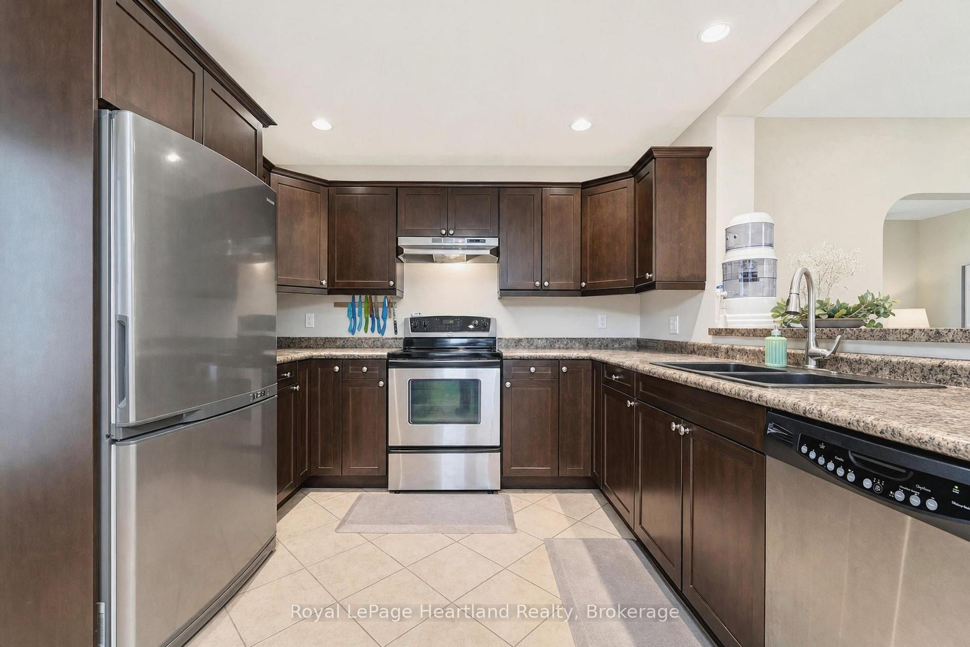 Photo 17 of 114 Elgin Avenue E, Goderich, Goderich (Town) — HOMEH