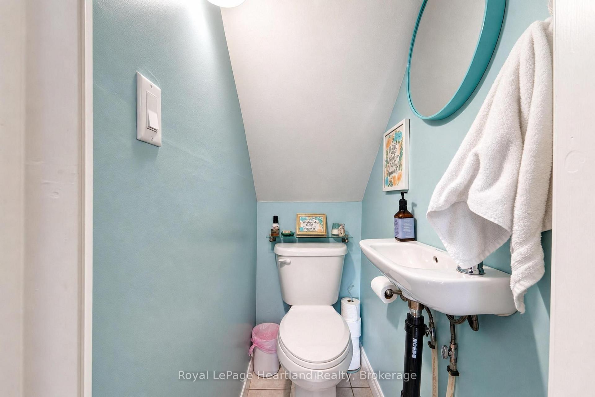 Photo 19 of 114 Elgin Avenue E, Goderich, Goderich (Town) — HOMEH