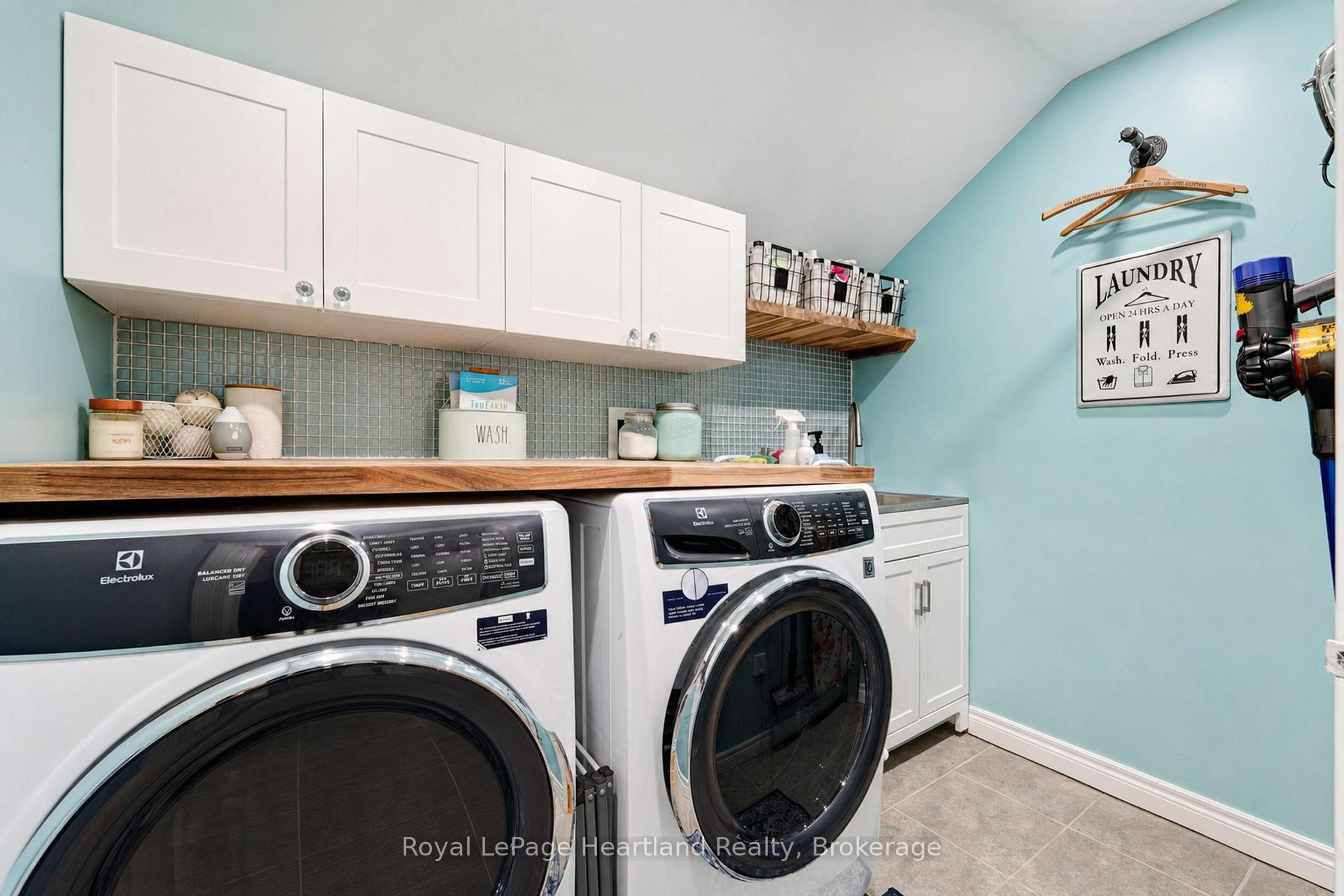 Photo 26 of 114 Elgin Avenue E, Goderich, Goderich (Town) — HOMEH