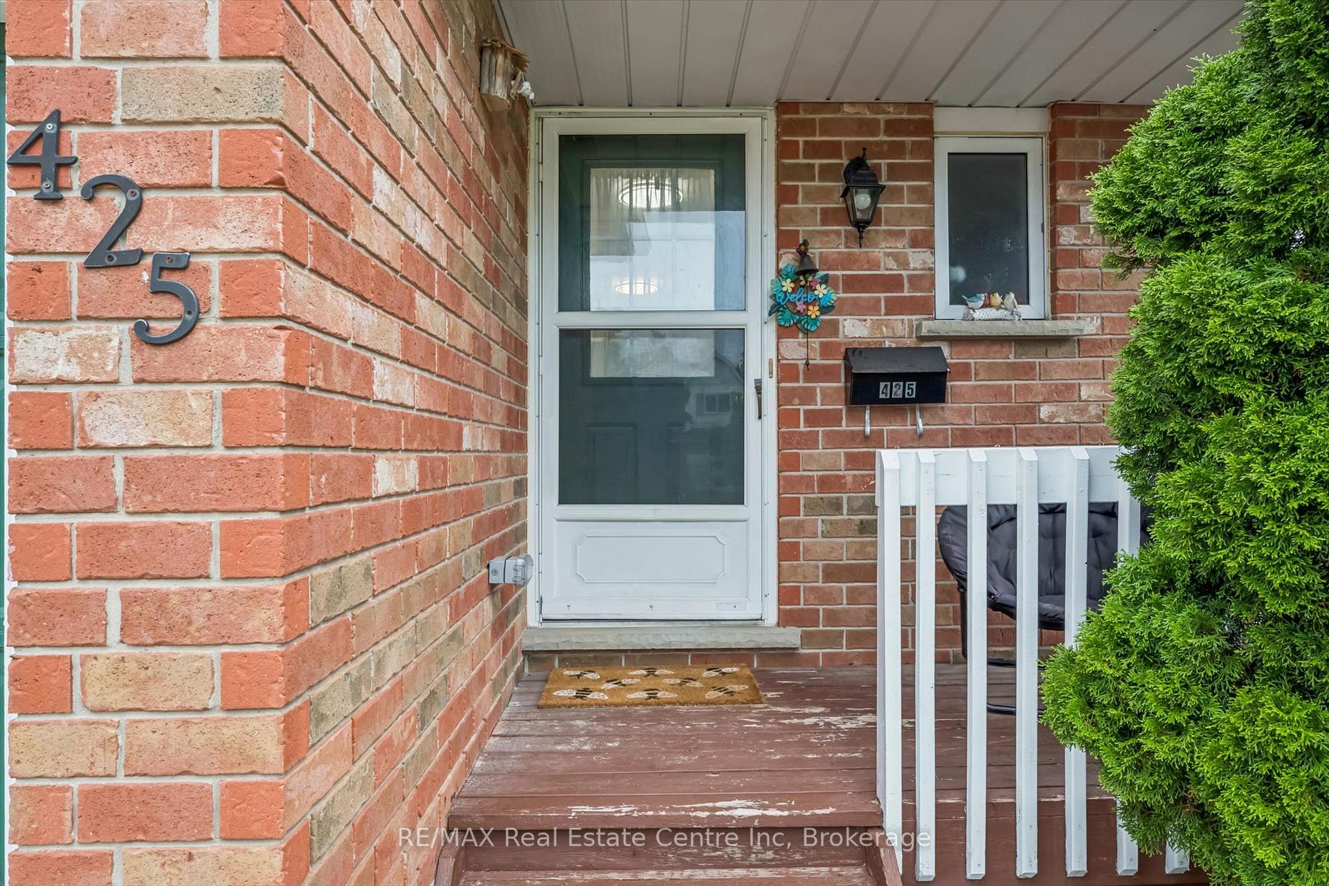 Photo 4 of 425 Exmoor Street, Waterloo, Bridgeport — HOMEH