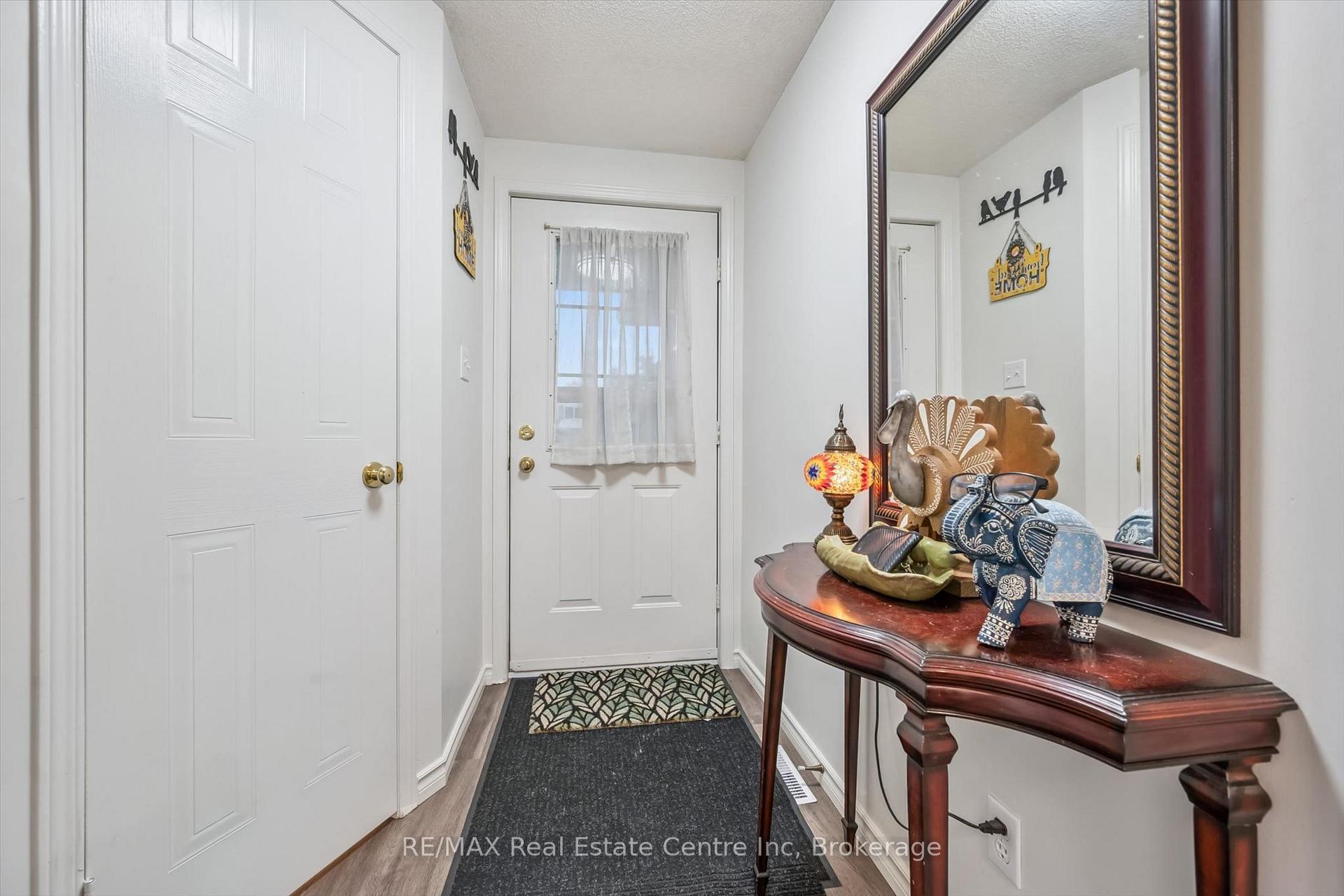 Photo 5 of 425 Exmoor Street, Waterloo, Bridgeport — HOMEH