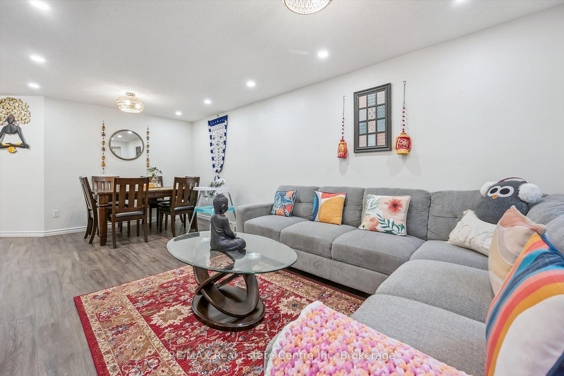 Photo 9 of 425 Exmoor Street, Waterloo, Bridgeport — HOMEH