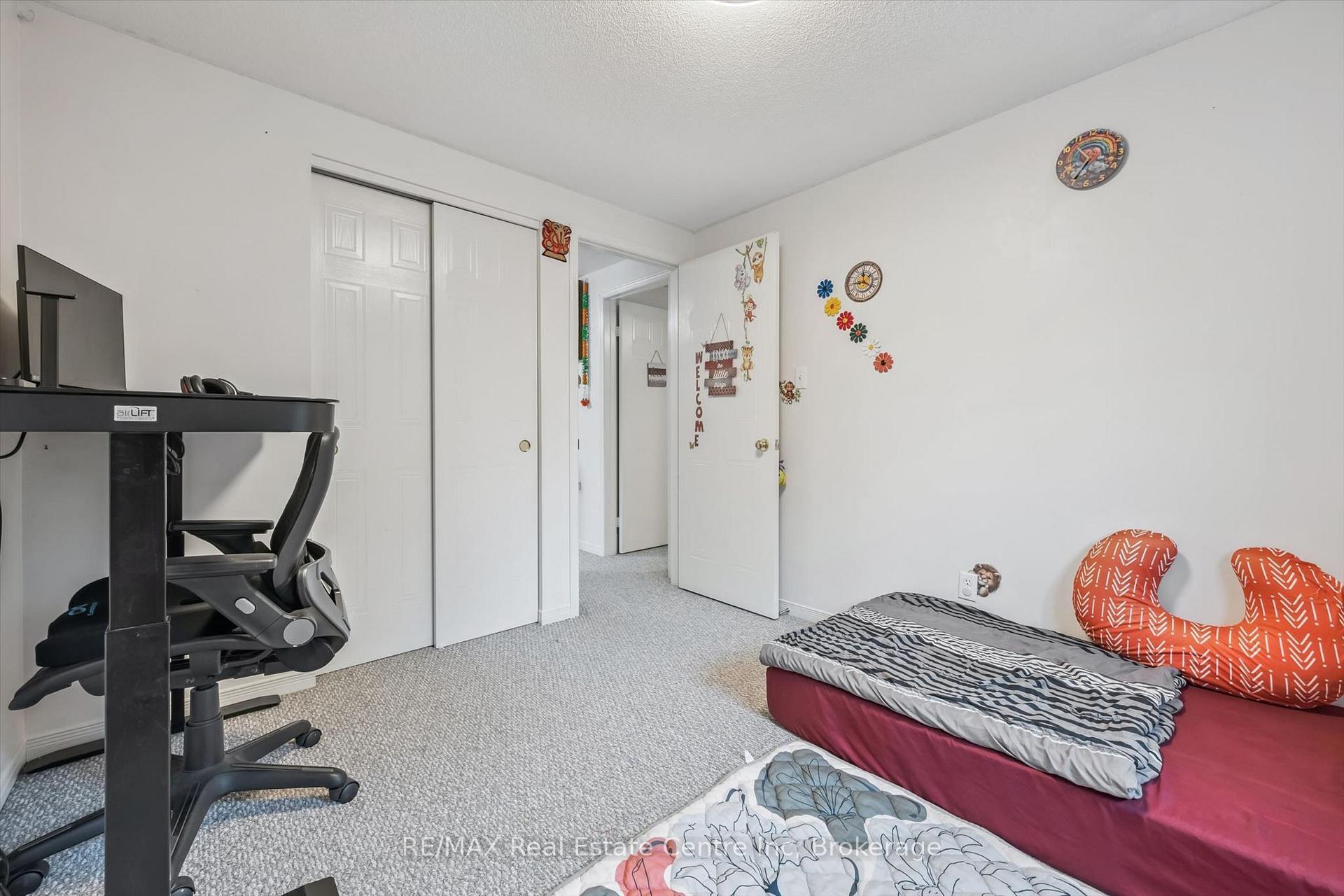 Photo 17 of 425 Exmoor Street, Waterloo, Bridgeport — HOMEH