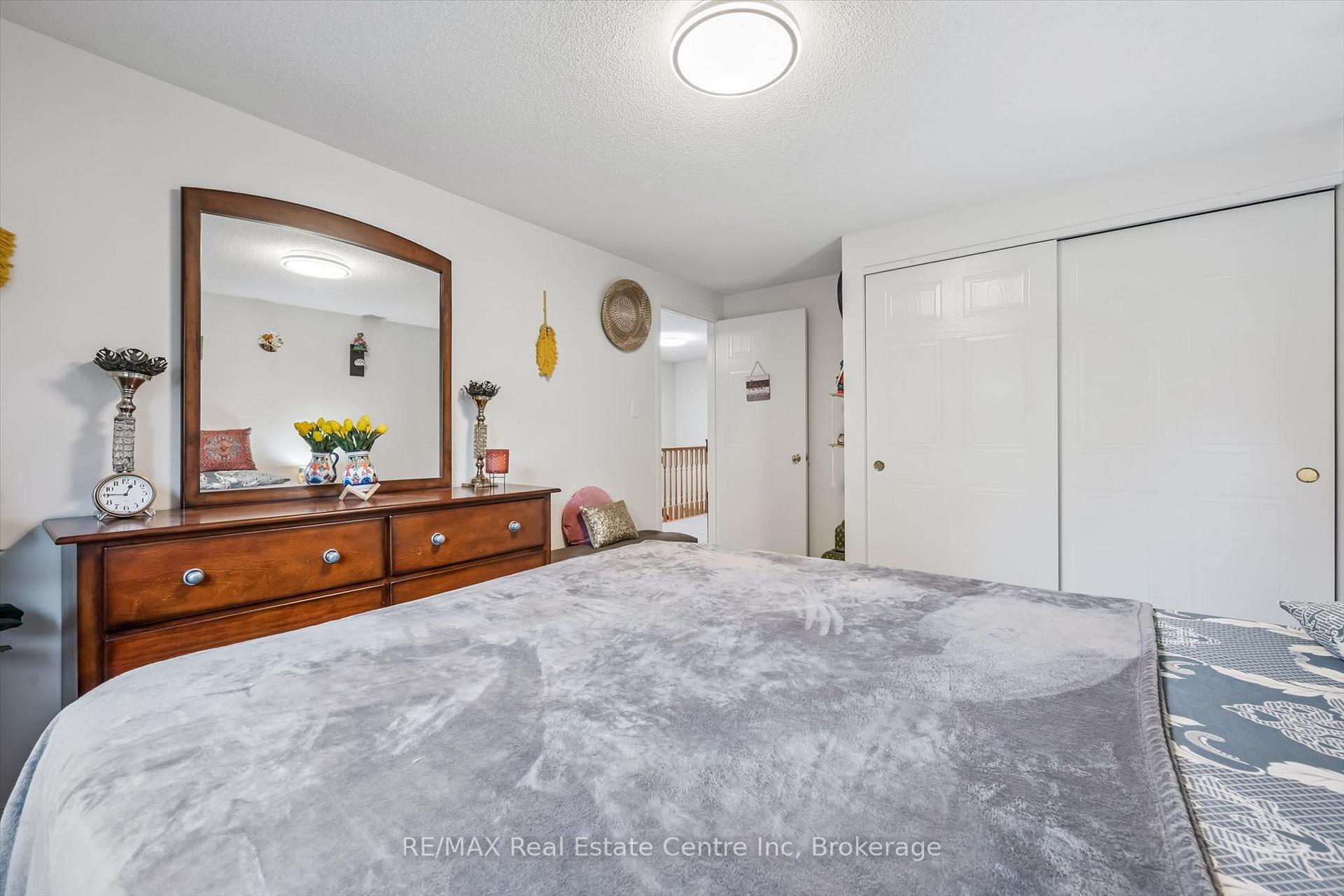 Photo 19 of 425 Exmoor Street, Waterloo, Bridgeport — HOMEH