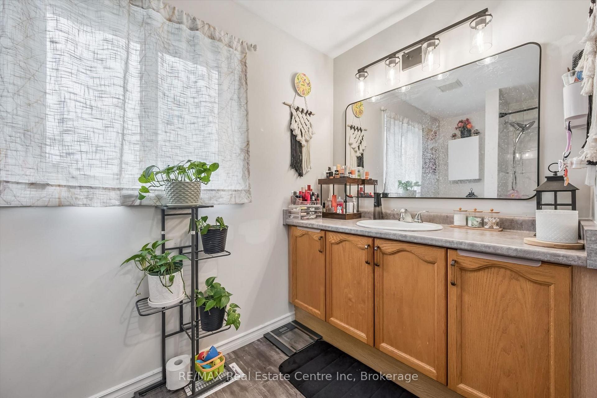Photo 23 of 425 Exmoor Street, Waterloo, Bridgeport — HOMEH