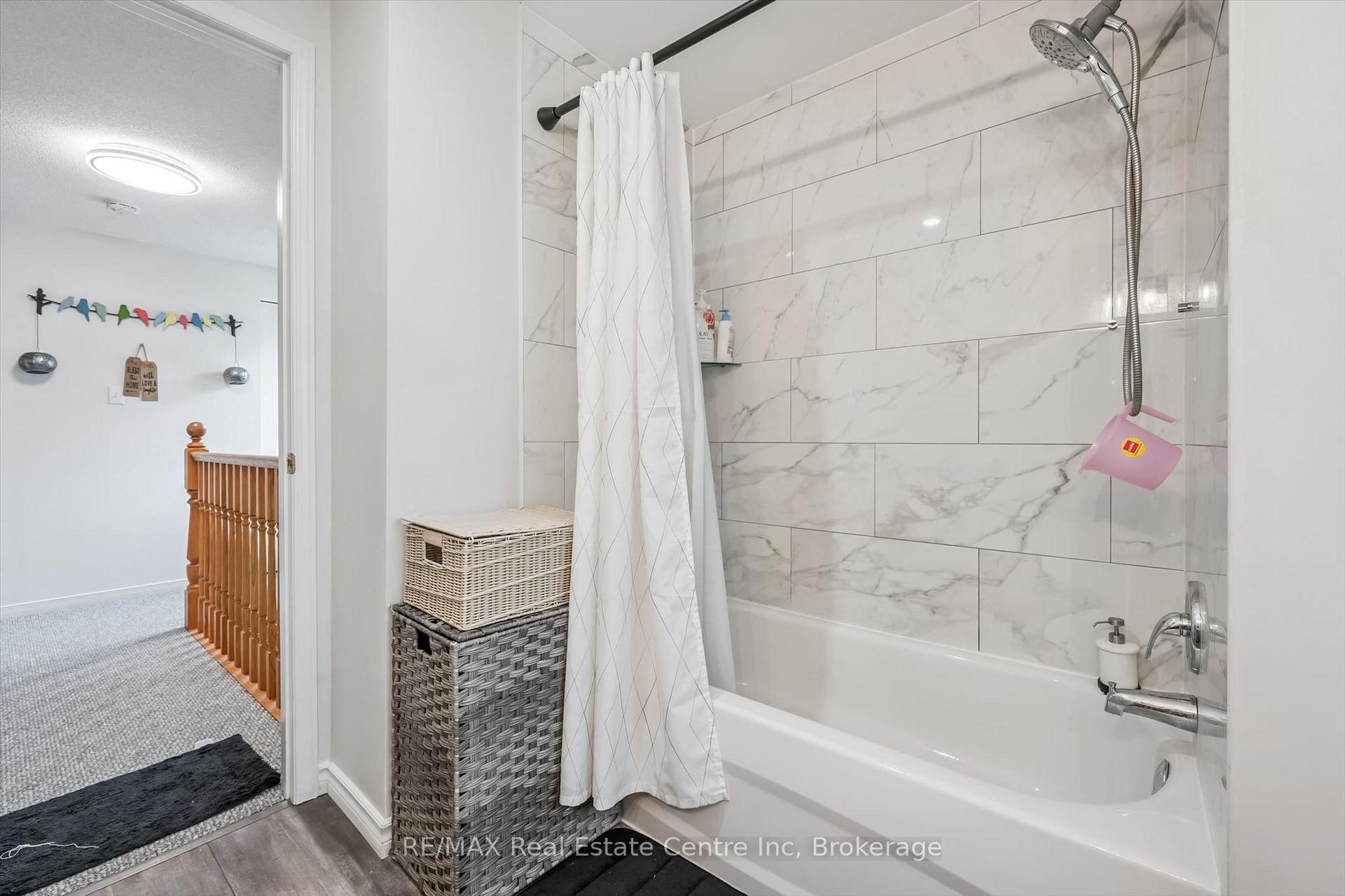 Photo 24 of 425 Exmoor Street, Waterloo, Bridgeport — HOMEH