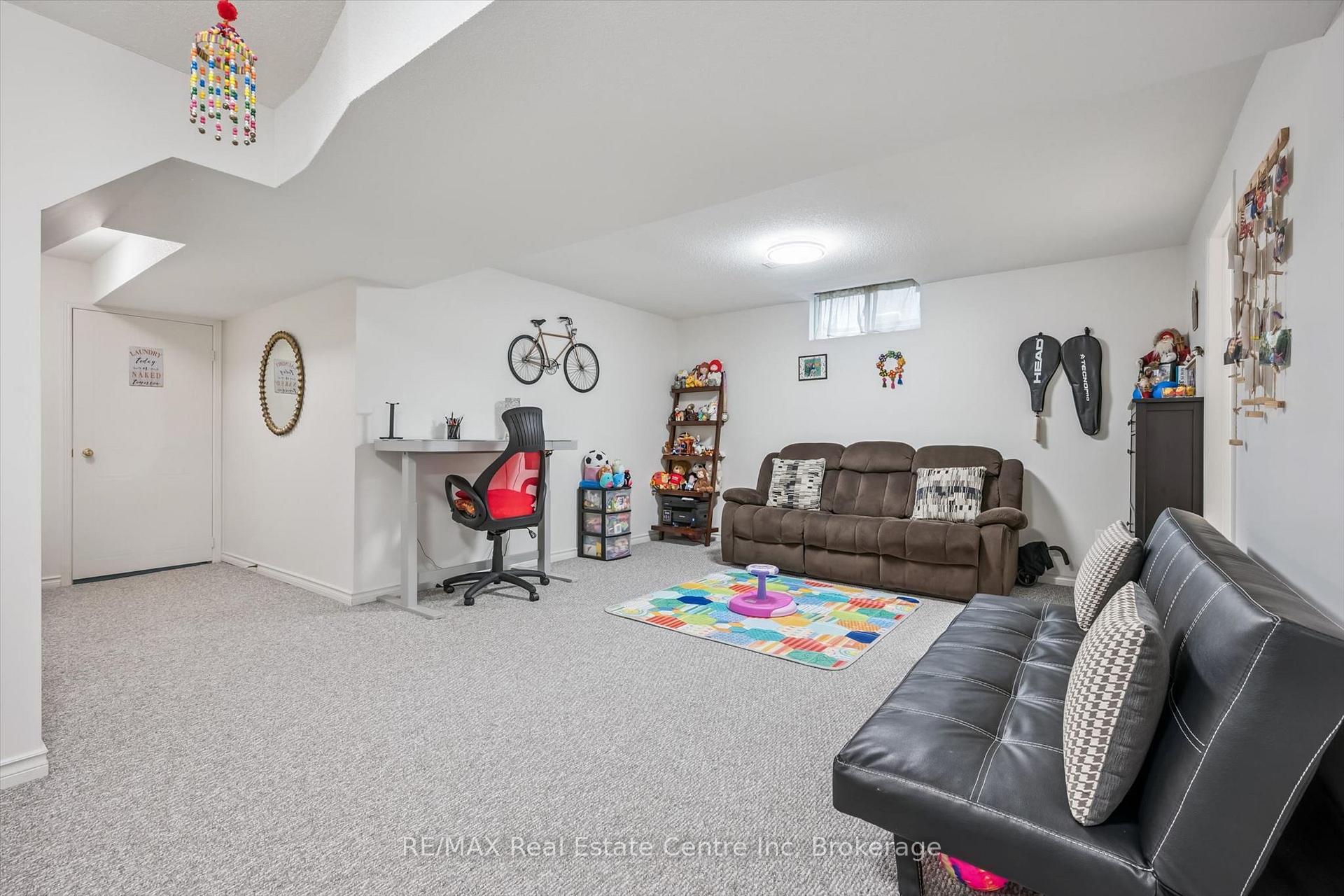 Photo 25 of 425 Exmoor Street, Waterloo, Bridgeport — HOMEH