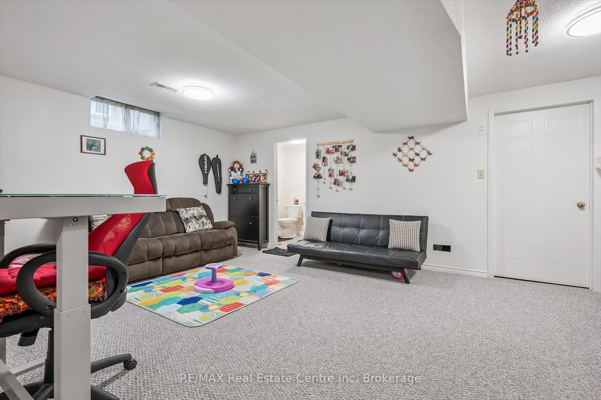 Photo 27 of 425 Exmoor Street, Waterloo, Bridgeport — HOMEH