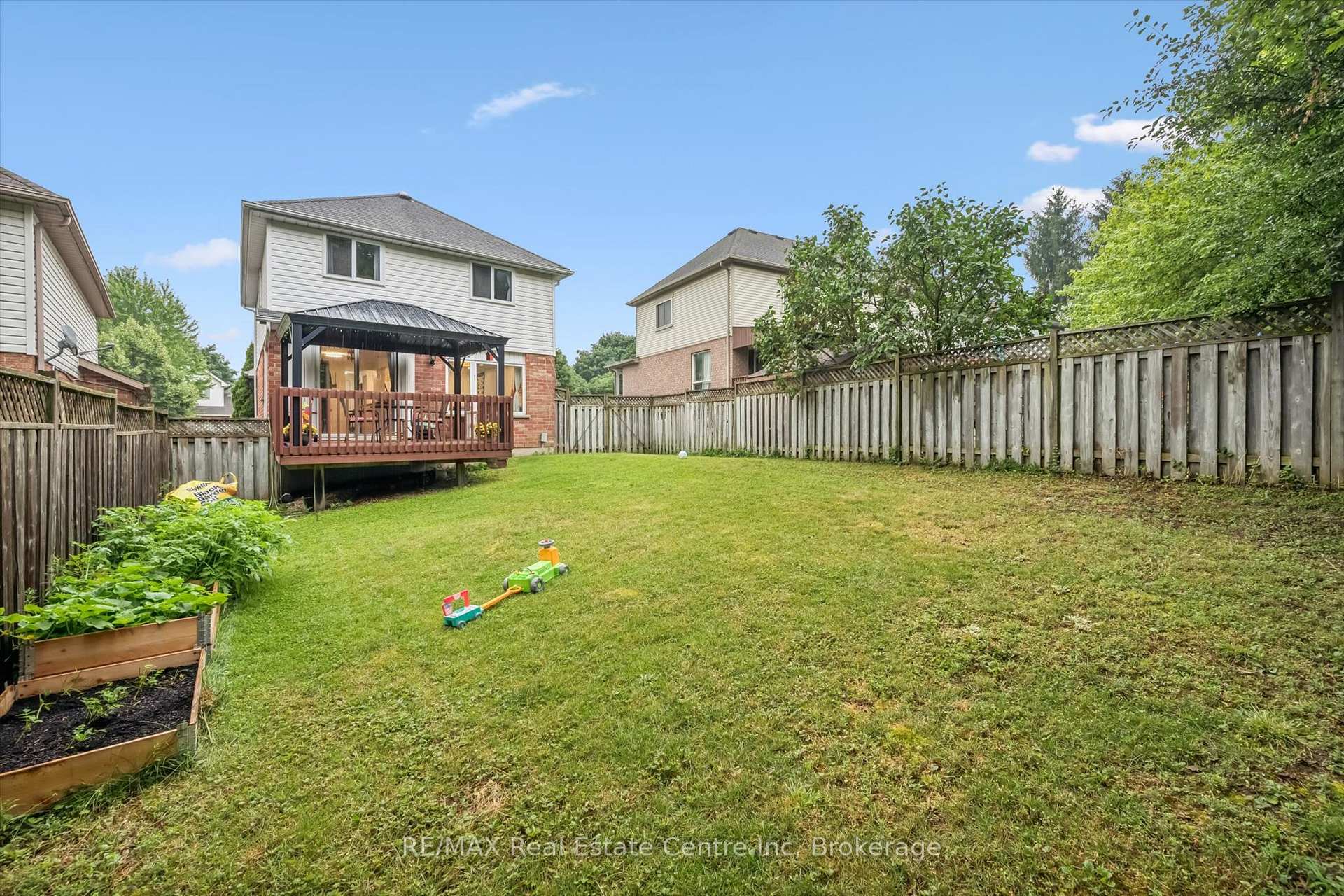 Photo 33 of 425 Exmoor Street, Waterloo, Bridgeport — HOMEH