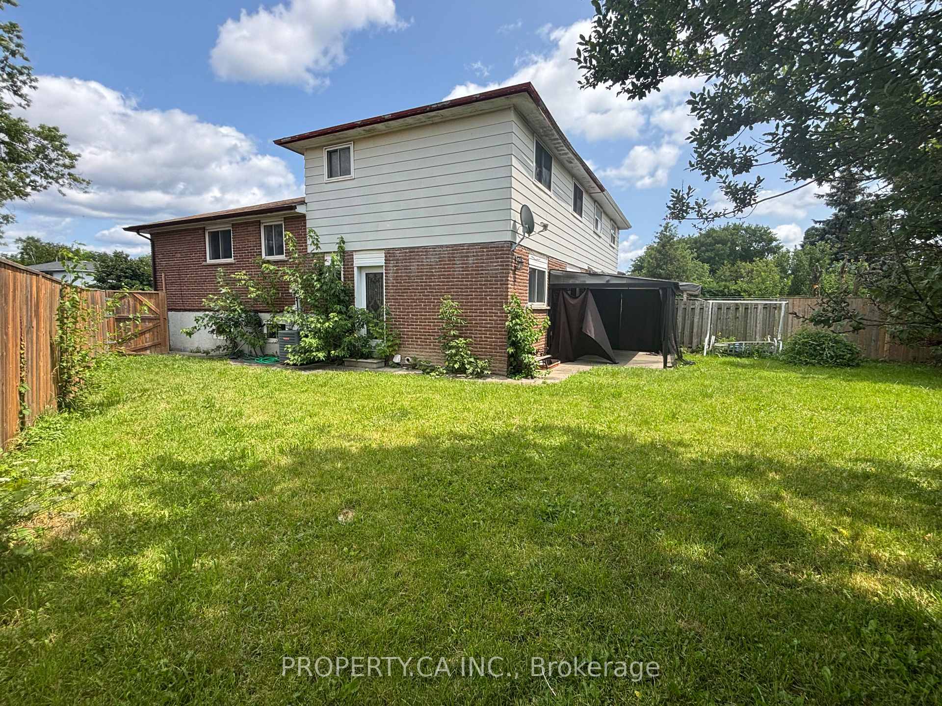Photo 9 of 682 Eaglemount Crescent, Mississauga, Erindale — HOMEH