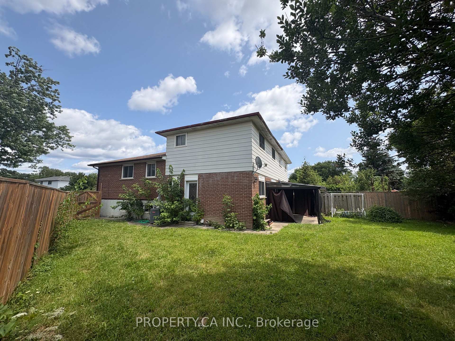 Photo 11 of 682 Eaglemount Crescent, Mississauga, Erindale — HOMEH