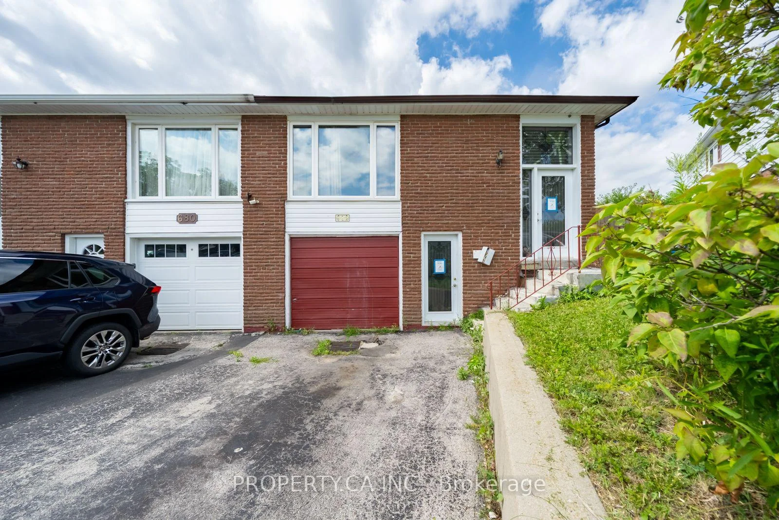 Photo 4 of 682 Eaglemount Crescent, Mississauga, Erindale — HOMEH